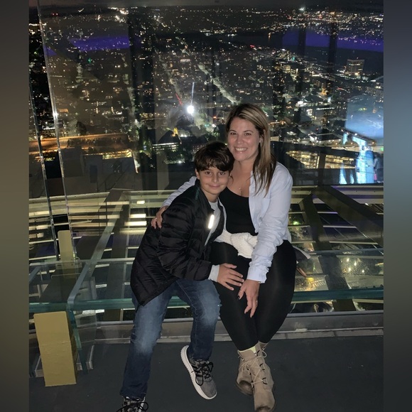 Meet your Posher, Monica - Picture 2 of 4